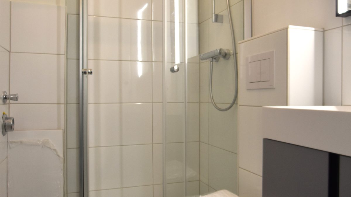 Modernisiertes Duschbad